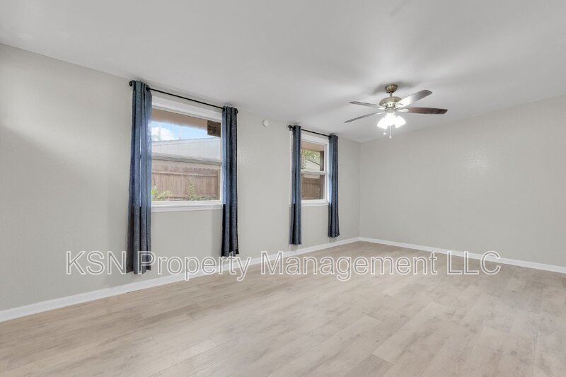 Spacious 4-Bedroom Home with 3 Full Baths at 117 Windsor Road, Savannah. property image