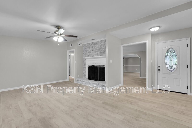 Spacious 4-Bedroom Home with 3 Full Baths at 117 Windsor Road, Savannah. property image