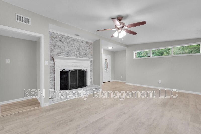 Spacious 4-Bedroom Home with 3 Full Baths at 117 Windsor Road, Savannah. property image