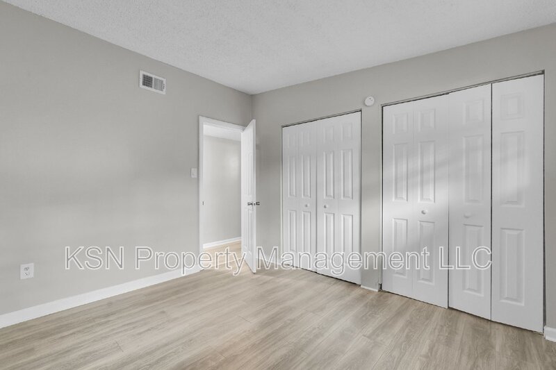 Spacious 4-Bedroom Home with 3 Full Baths at 117 Windsor Road, Savannah. property image
