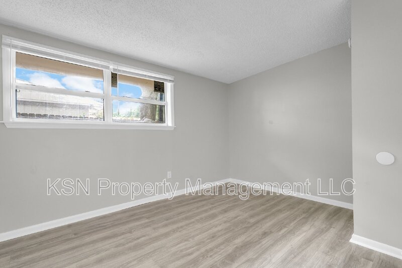 Spacious 4-Bedroom Home with 3 Full Baths at 117 Windsor Road, Savannah. property image