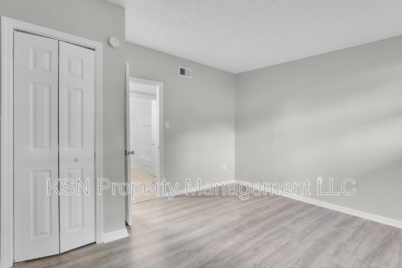 Spacious 4-Bedroom Home with 3 Full Baths at 117 Windsor Road, Savannah. property image