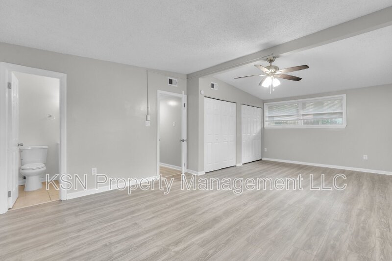 Spacious 4-Bedroom Home with 3 Full Baths at 117 Windsor Road, Savannah. property image