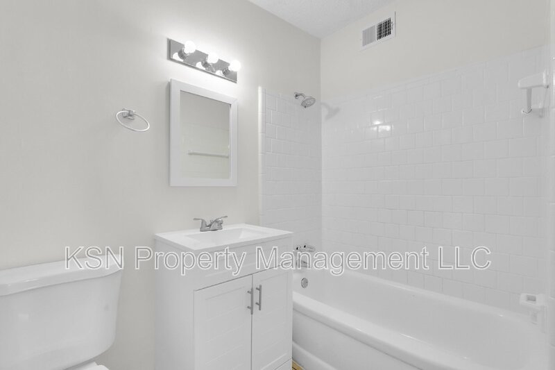 Spacious 4-Bedroom Home with 3 Full Baths at 117 Windsor Road, Savannah. property image