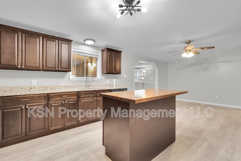 Spacious 4-Bedroom Home with 3 Full Baths at 117 Windsor Road, Savannah. property image