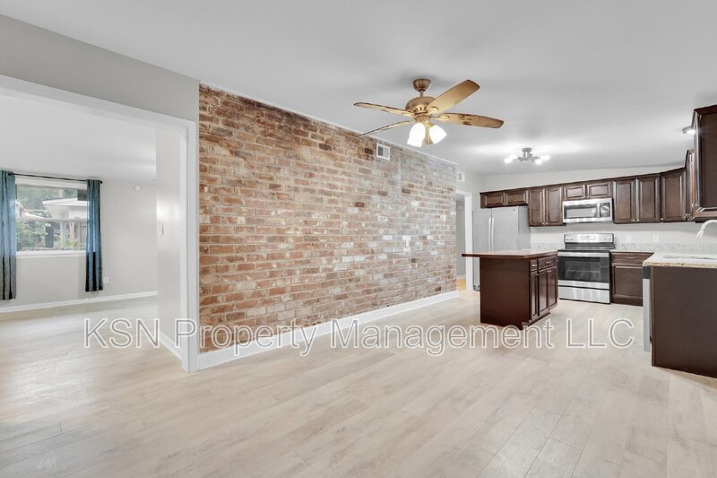 Spacious 4-Bedroom Home with 3 Full Baths at 117 Windsor Road, Savannah. property image