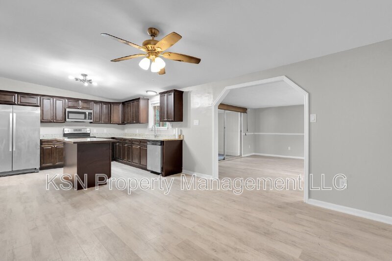 Spacious 4-Bedroom Home with 3 Full Baths at 117 Windsor Road, Savannah. property image