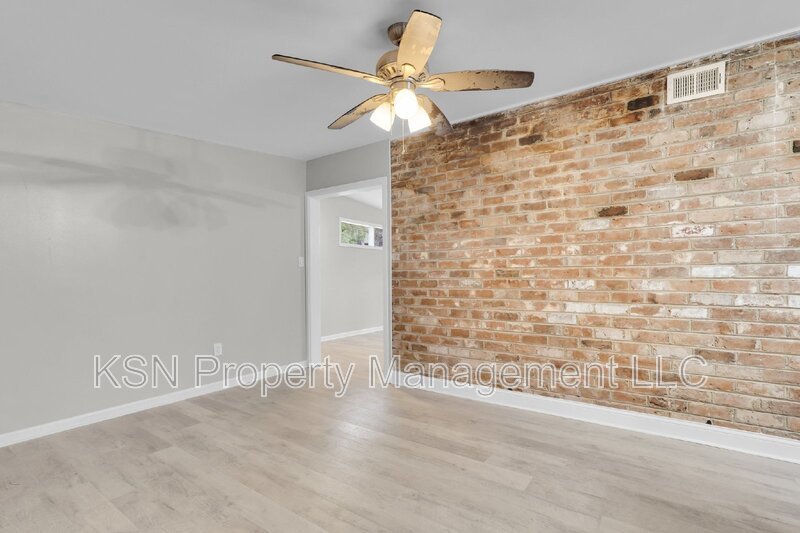 Spacious 4-Bedroom Home with 3 Full Baths at 117 Windsor Road, Savannah. property image