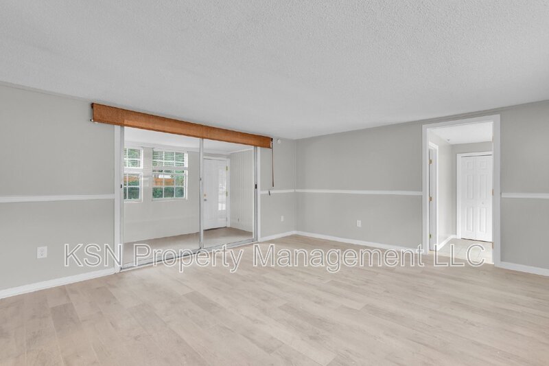 Spacious 4-Bedroom Home with 3 Full Baths at 117 Windsor Road, Savannah. property image
