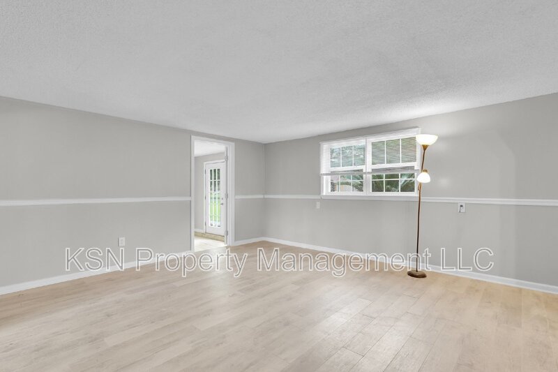 Spacious 4-Bedroom Home with 3 Full Baths at 117 Windsor Road, Savannah. property image
