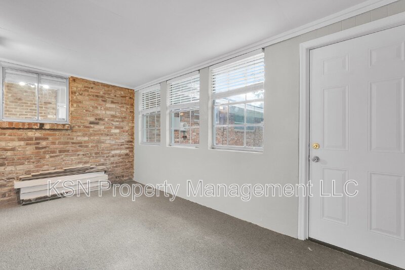 Spacious 4-Bedroom Home with 3 Full Baths at 117 Windsor Road, Savannah. property image