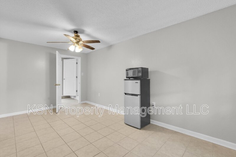 Spacious 4-Bedroom Home with 3 Full Baths at 117 Windsor Road, Savannah. property image