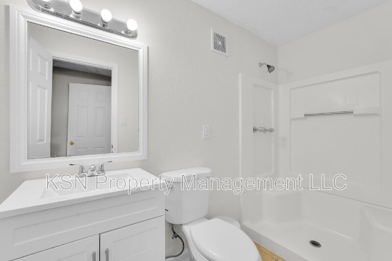 Spacious 4-Bedroom Home with 3 Full Baths at 117 Windsor Road, Savannah. property image
