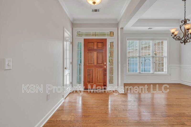 Charming 3-Bedroom Home with 3 Full Baths in Savannah's Southbridge neighborhood property image