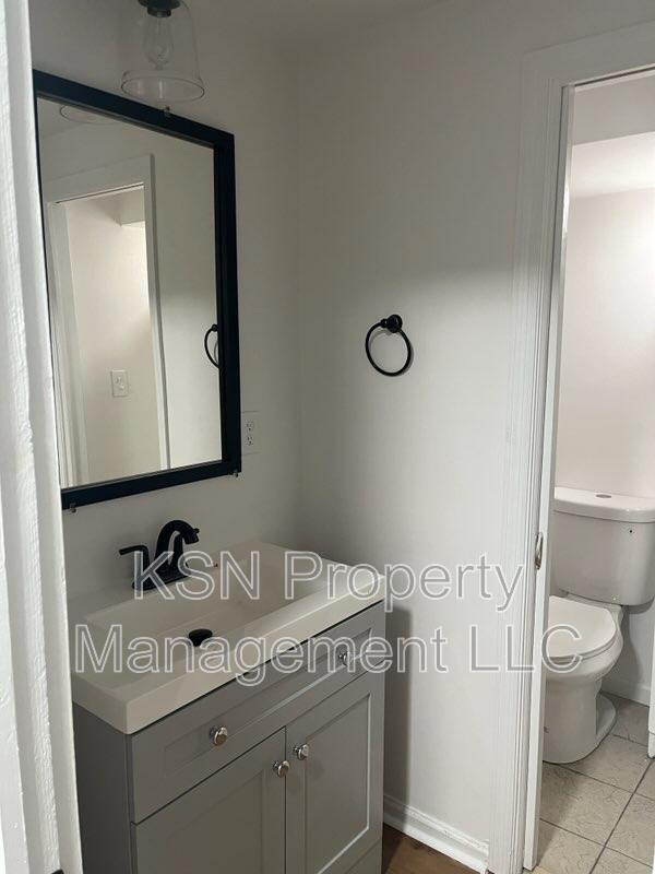 One bedroom close to Daffin Park. Utilities included. Laundry on site. property image