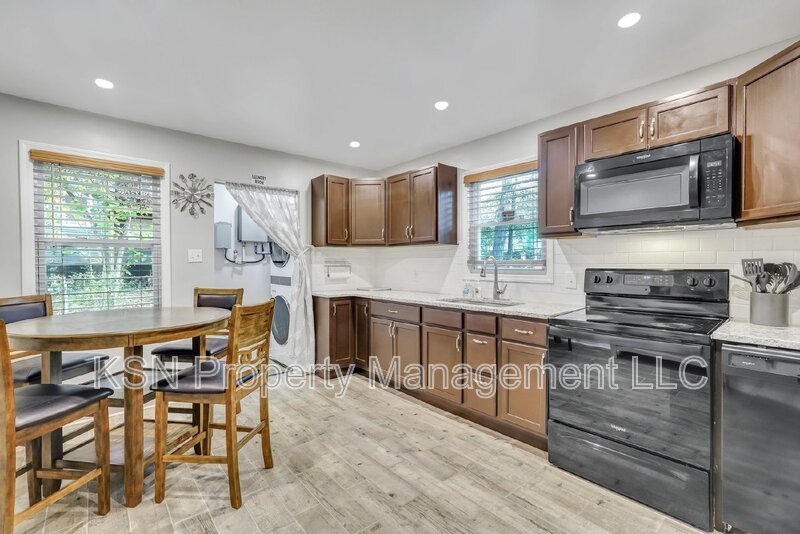 Executive Furnished Rental in Savannah, GA – Utilities Included! property image