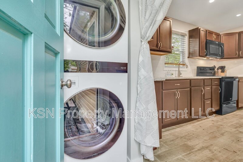 Executive Furnished Rental in Savannah, GA – Utilities Included! property image