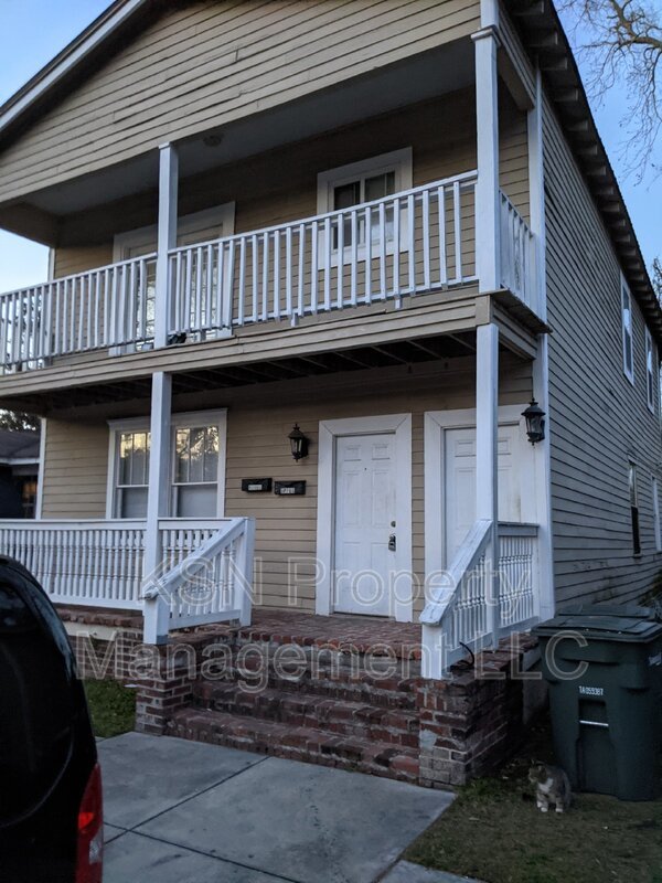 Upstairs duplex on Collins property image