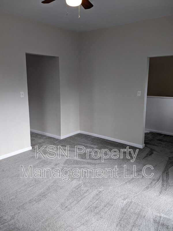 Upstairs duplex on Collins property image