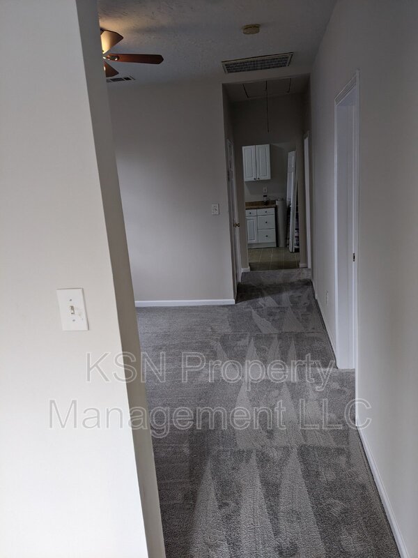 Upstairs duplex on Collins property image