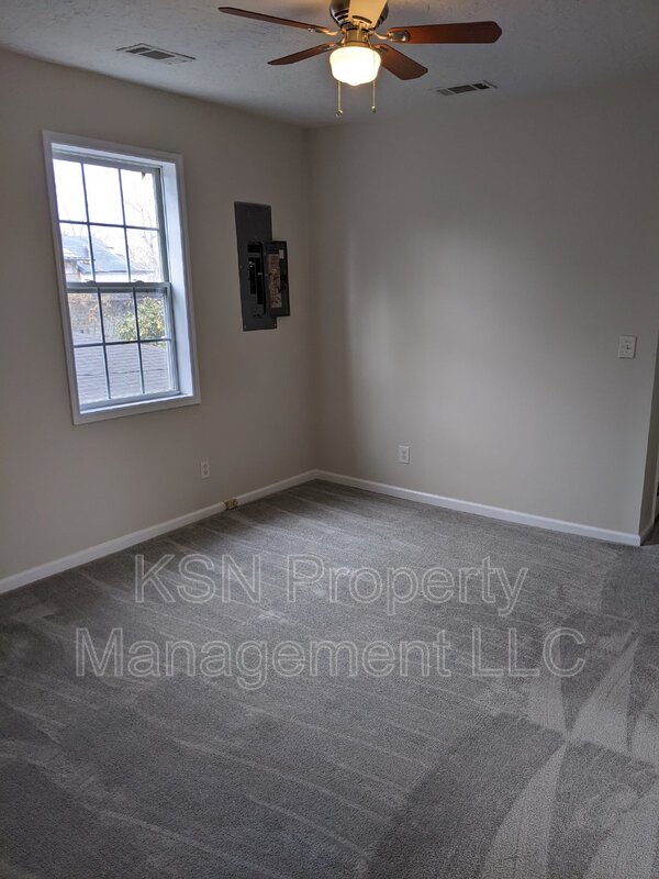 Upstairs duplex on Collins property image