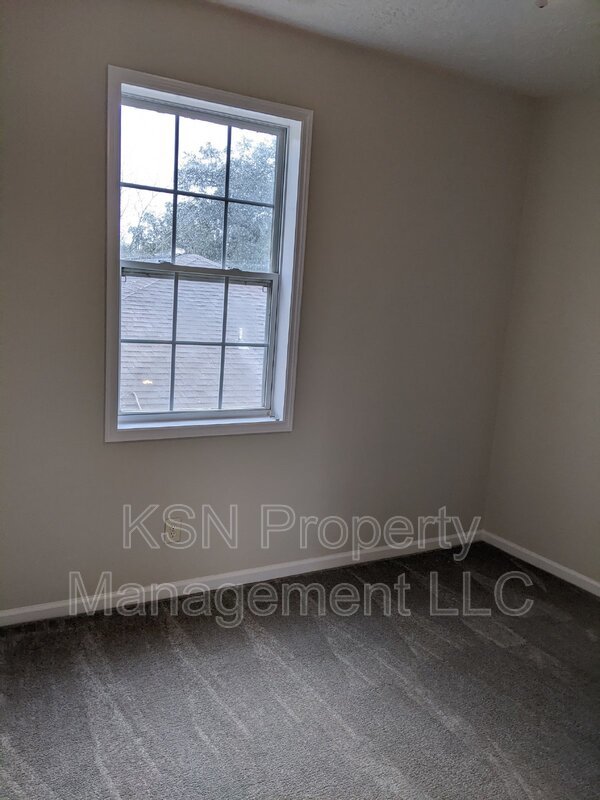 Upstairs duplex on Collins property image