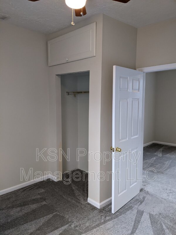 Upstairs duplex on Collins property image