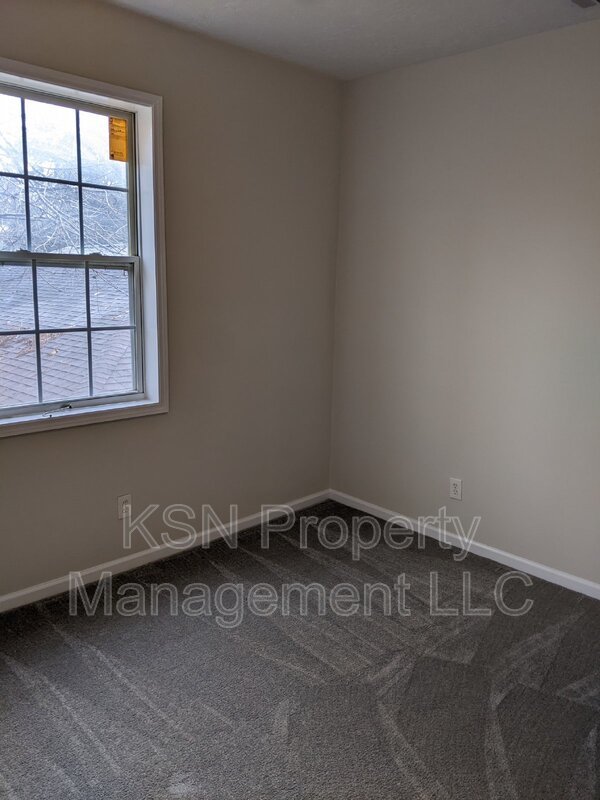 Upstairs duplex on Collins property image