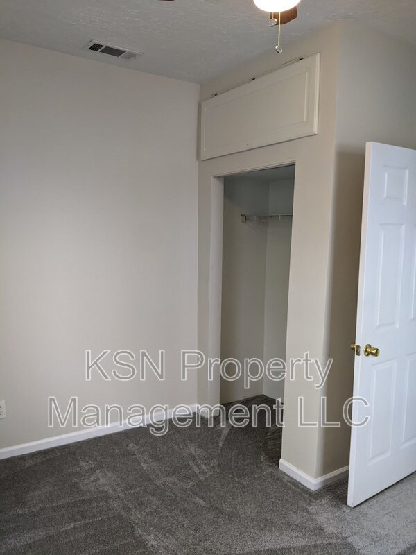 Upstairs duplex on Collins property image