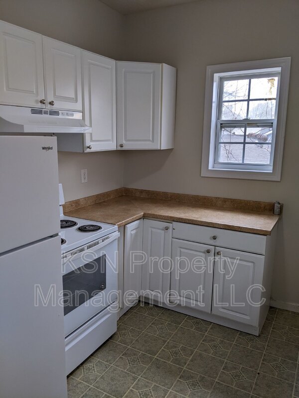 Upstairs duplex on Collins property image