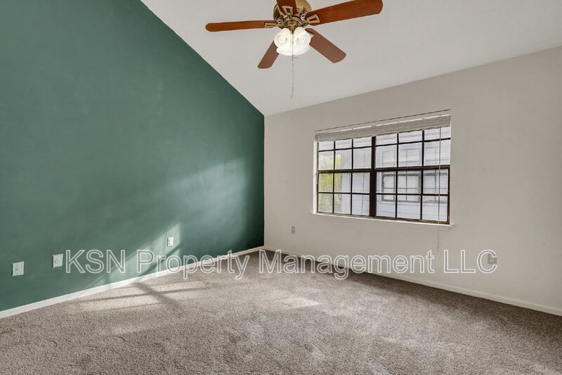 Lovely 2 bedroom townhome property image