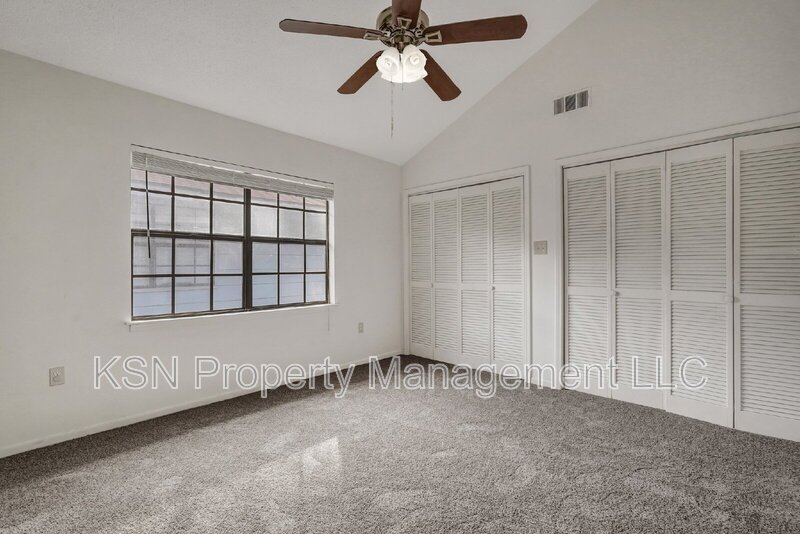 Lovely 2 bedroom townhome property image