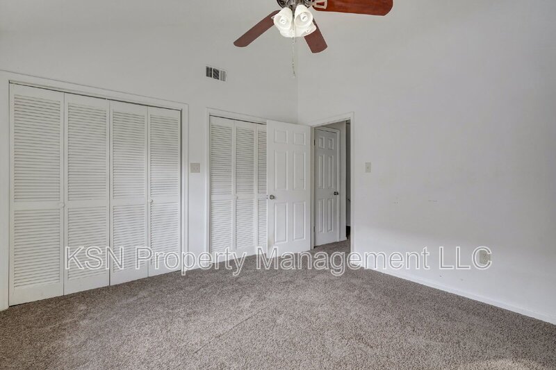 Lovely 2 bedroom townhome property image