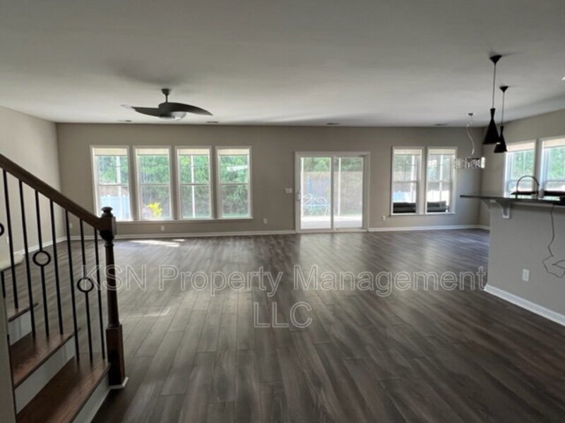Spacious Pooler home. Lawncare included. property image