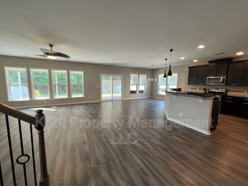 Spacious Pooler home. Lawncare included. property image