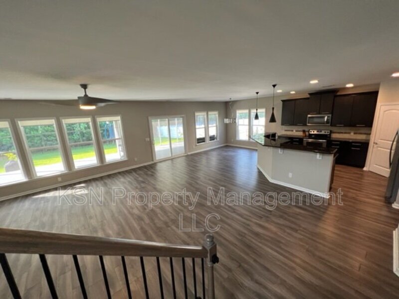 Spacious Pooler home. Lawncare included. property image