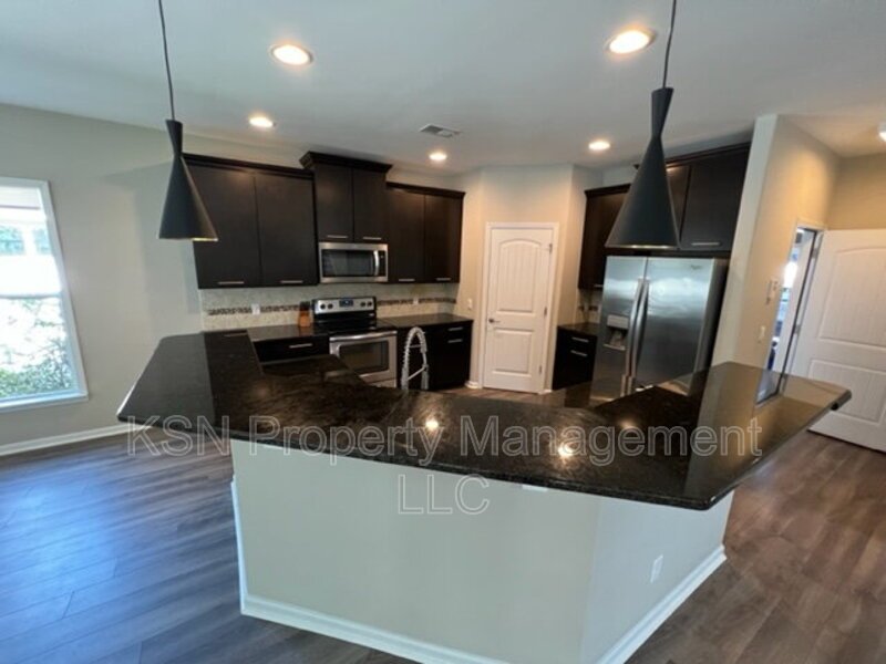 Spacious Pooler home. Lawncare included. property image
