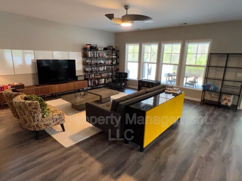Spacious Pooler home. Lawncare included. property image