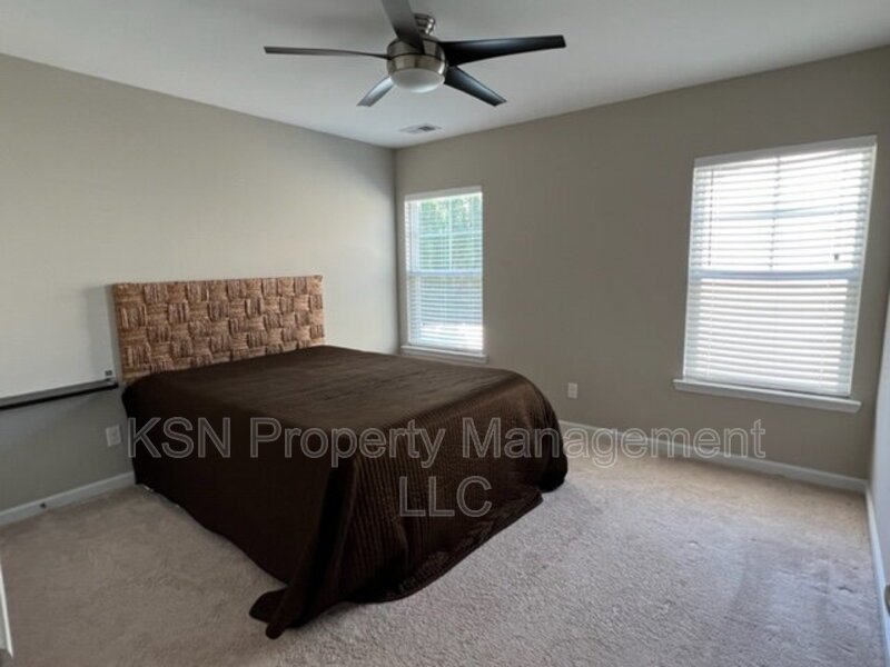 Spacious Pooler home. Lawncare included. property image