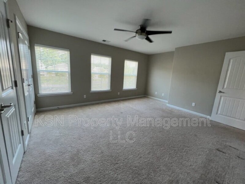 Spacious Pooler home. Lawncare included. property image