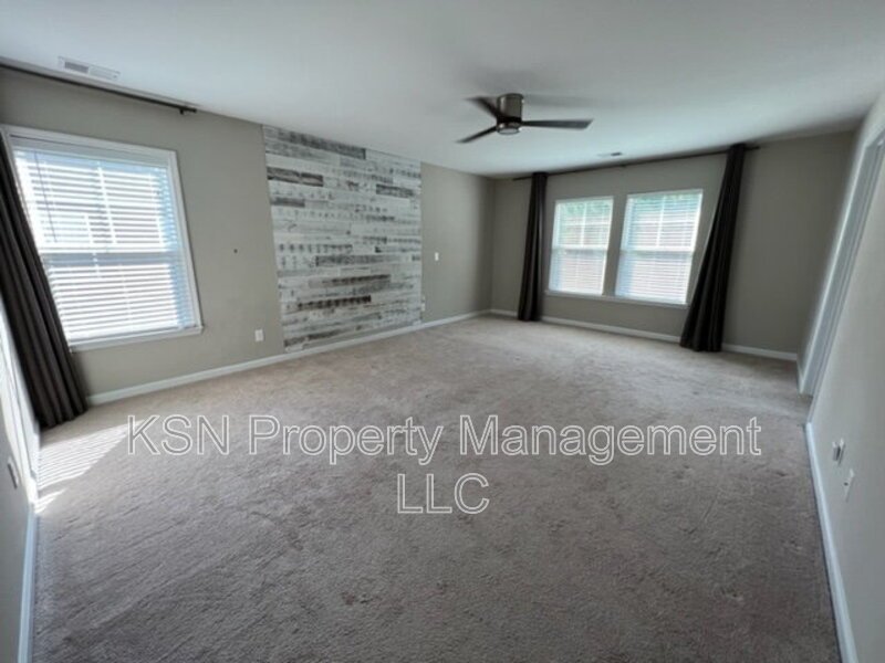 Spacious Pooler home. Lawncare included. property image