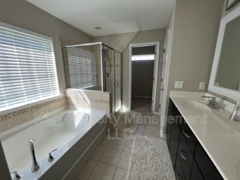 Spacious Pooler home. Lawncare included. property image