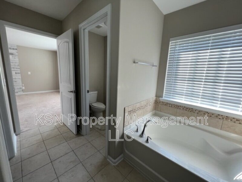 Spacious Pooler home. Lawncare included. property image