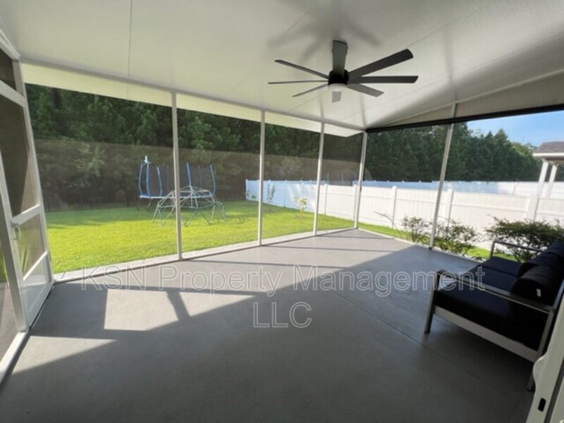 Spacious Pooler home. Lawncare included. property image