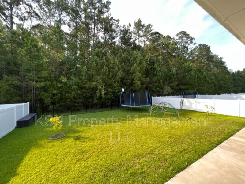 Spacious Pooler home. Lawncare included. property image