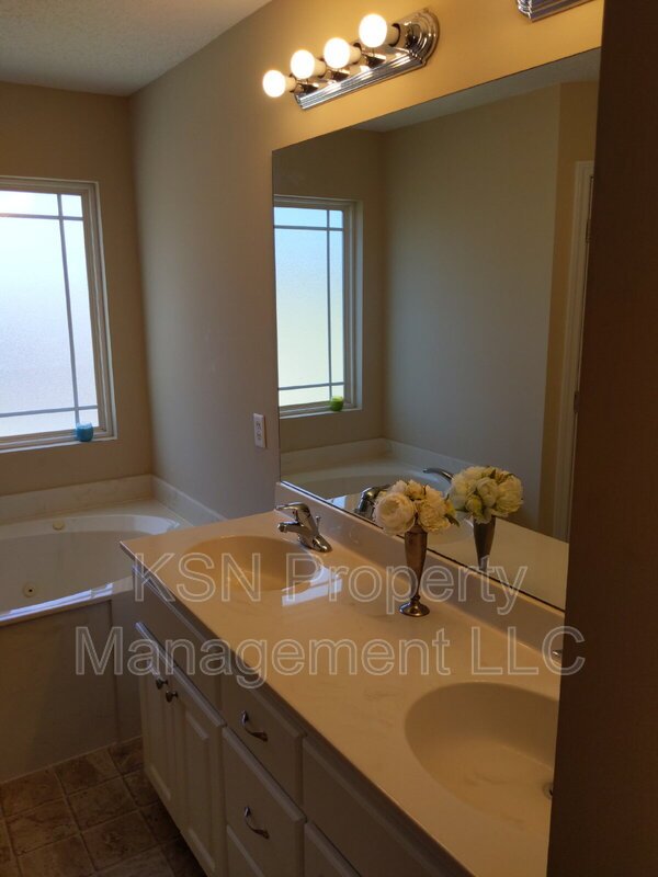 Spacious 4 bedroom in Godley Station property image