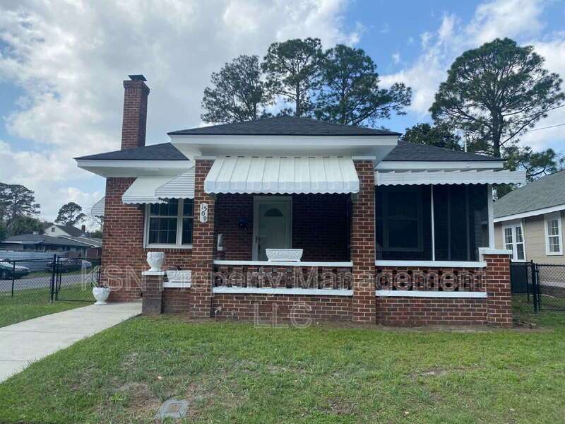 Charming 3-Bedroom Home for Rent in Savannah, GA – Convenient Live Oak Location! property image