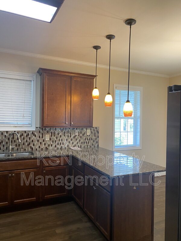 Charming 3-Bedroom Home for Rent in Savannah, GA – Convenient Live Oak Location! property image