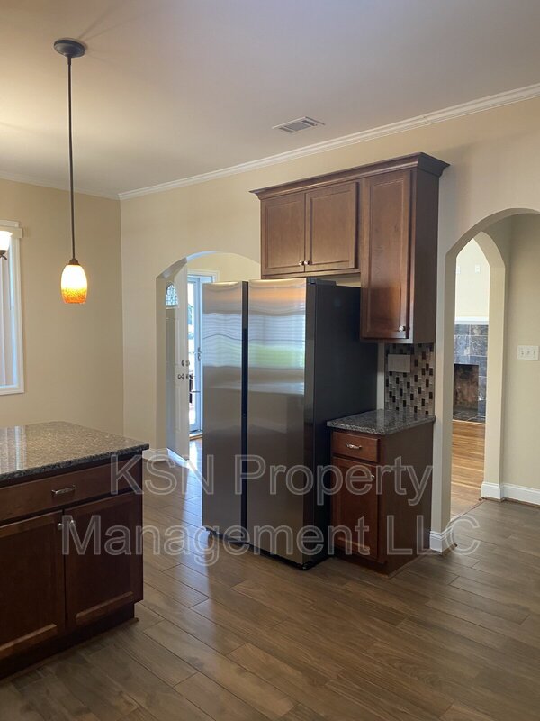 Charming 3-Bedroom Home for Rent in Savannah, GA – Convenient Live Oak Location! property image