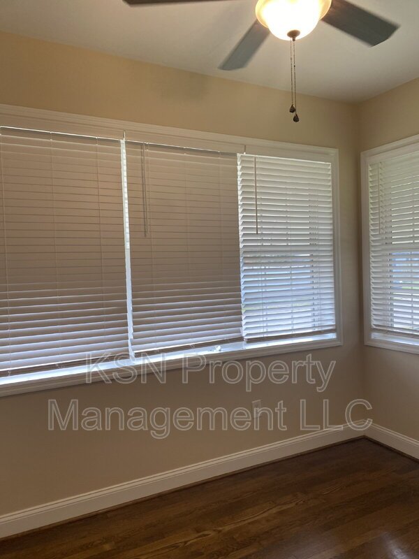 Charming 3-Bedroom Home for Rent in Savannah, GA – Convenient Live Oak Location! property image